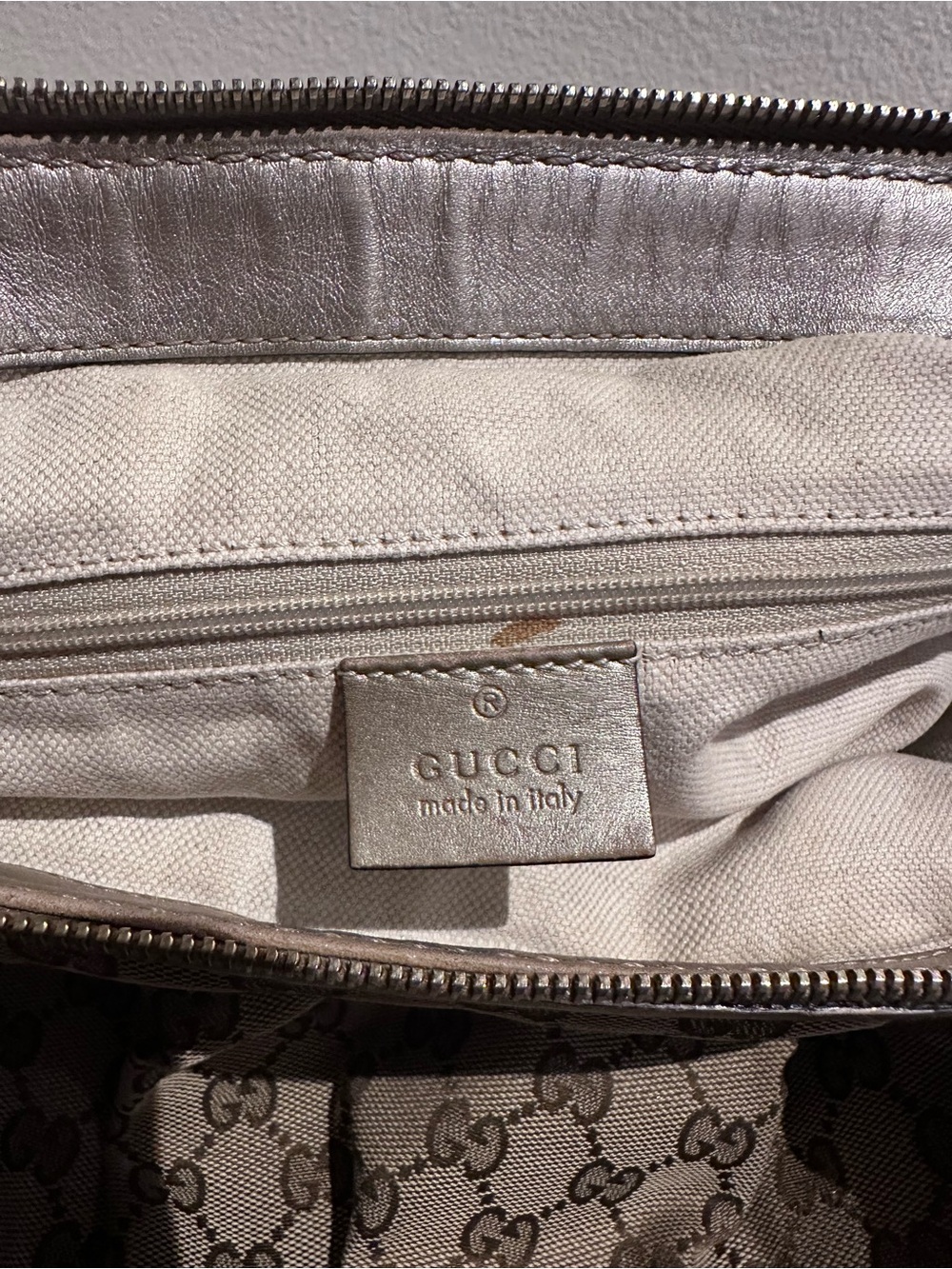 Authentic Vintage Gucci Original Silver GG Canvas Sukey Zip Handbag Large - Picture 16 of 16